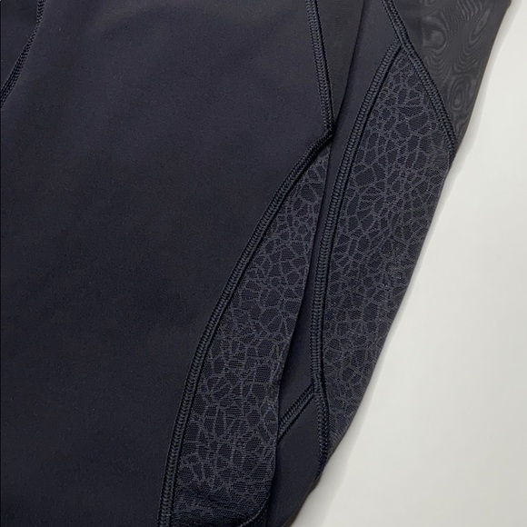 Lululemon Twist and Train 19” Crop Leggings Sz 10 - Picture 3 of 13